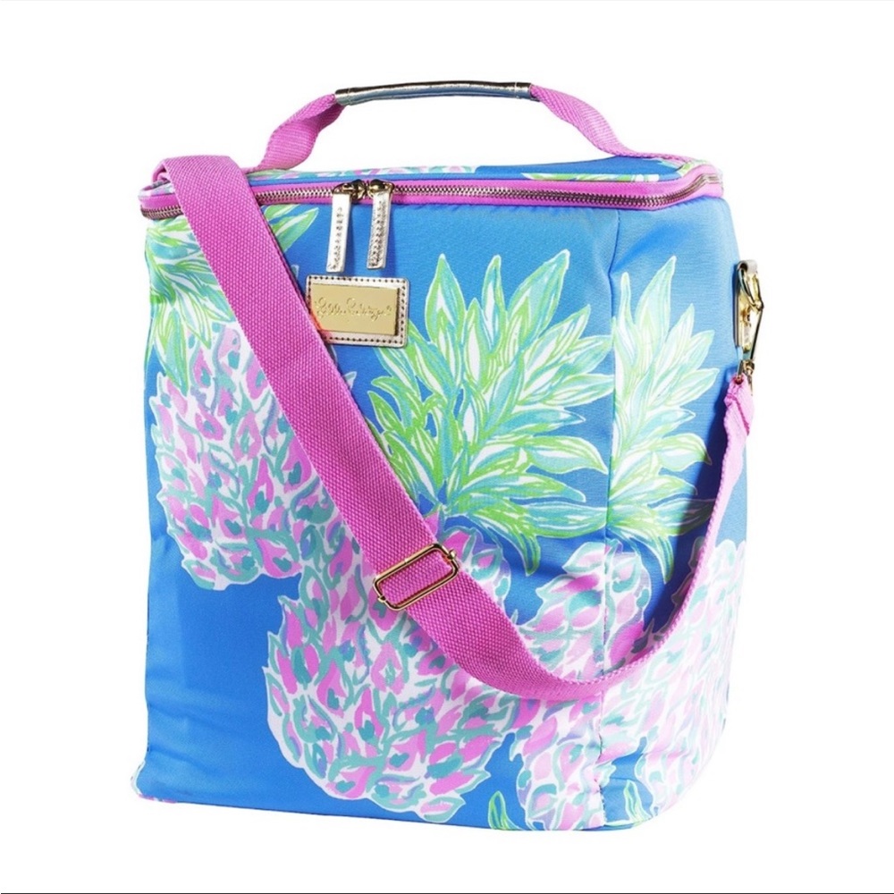 Lilly pulitzer 

Wine carrier

Cooler bag
